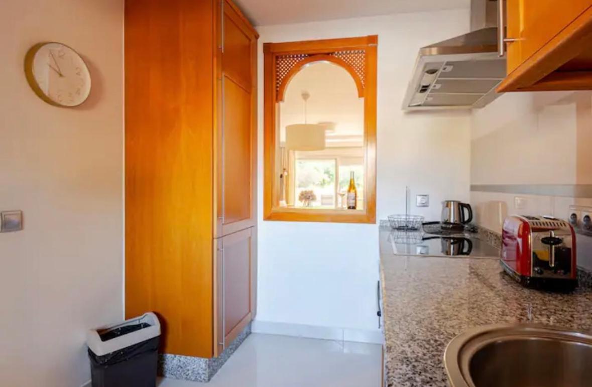 Apartemen Luxury 2 Bedroom Apartment, Close To The Sea And The Golf Course, Aloha Hills Club